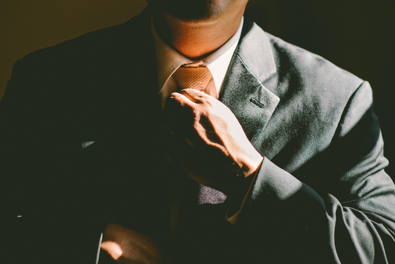 اهمیت لباس پوشیدن